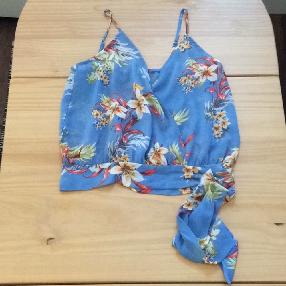 T.2 Flower summer vibes top